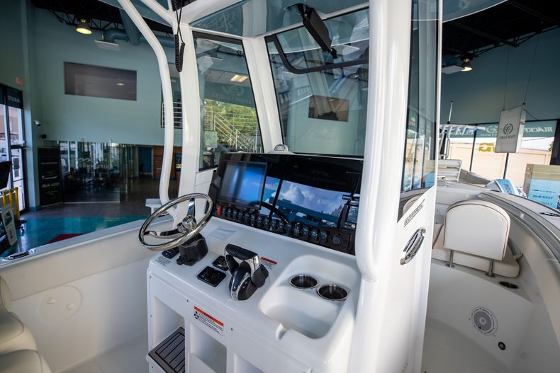 Thumbnail 7 for New 2022 Sea Hunt Ultra 265 SE boat for sale in Aventura, FL