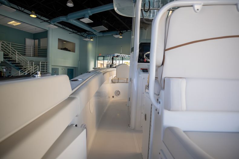 Thumbnail 6 for New 2022 Sea Hunt Ultra 265 SE boat for sale in Aventura, FL