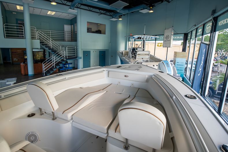 Thumbnail 14 for New 2022 Sea Hunt Ultra 265 SE boat for sale in Aventura, FL