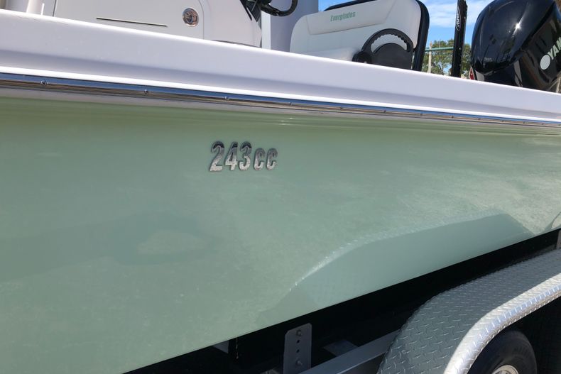 Thumbnail 3 for Used 2018 Everglades 243 boat for sale in Vero Beach, FL