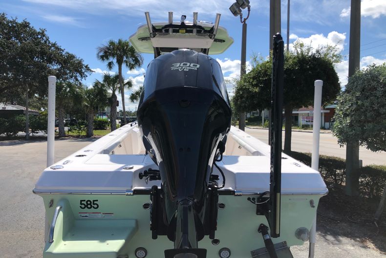 Thumbnail 5 for Used 2018 Everglades 243 boat for sale in Vero Beach, FL
