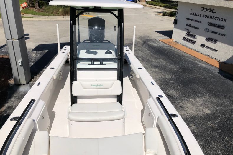 Thumbnail 18 for Used 2018 Everglades 243 boat for sale in Vero Beach, FL