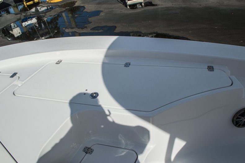 Thumbnail 17 for New 2016 Sportsman Masters 227 Bay Boat boat for sale in West Palm Beach, FL