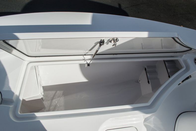 Thumbnail 18 for New 2016 Sportsman Masters 227 Bay Boat boat for sale in West Palm Beach, FL