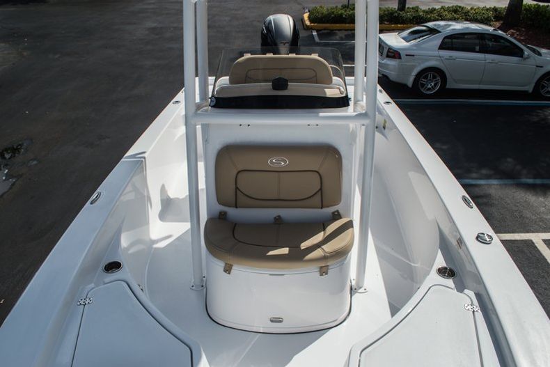 Thumbnail 20 for New 2016 Sportsman Masters 227 Bay Boat boat for sale in West Palm Beach, FL