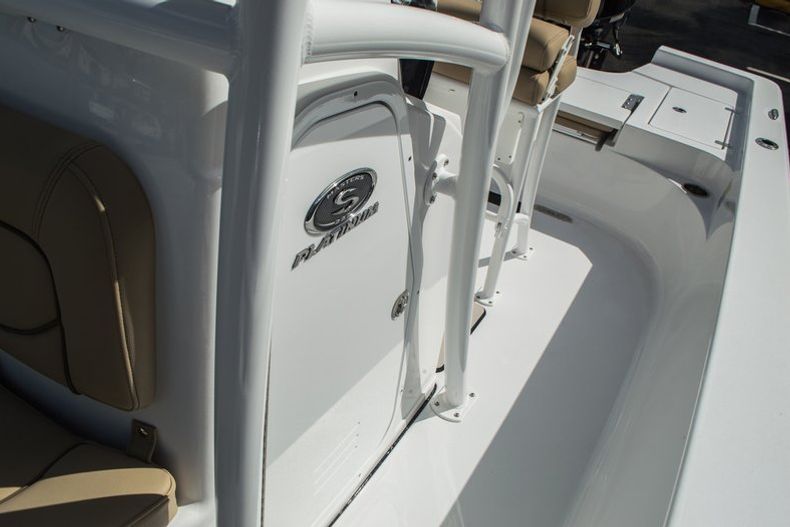 Thumbnail 25 for New 2016 Sportsman Masters 227 Bay Boat boat for sale in West Palm Beach, FL