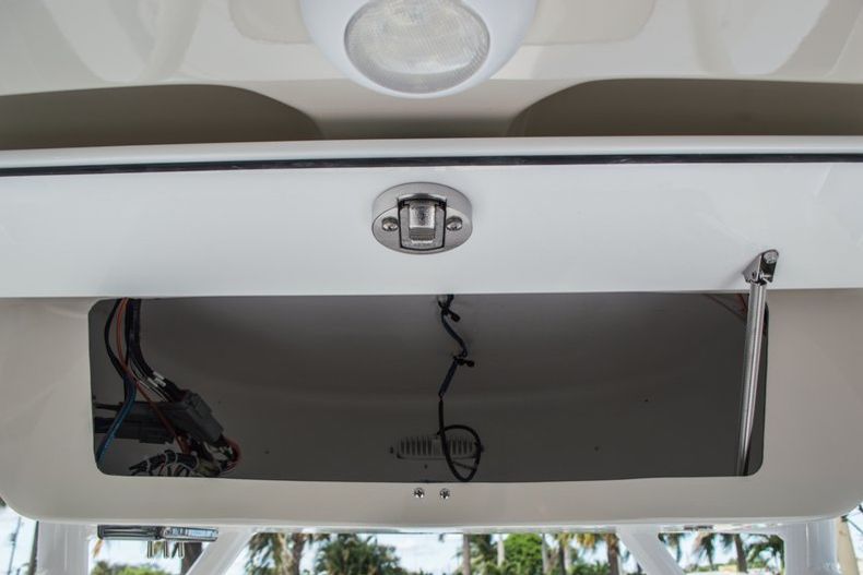Thumbnail 39 for New 2016 Sportsman Masters 227 Bay Boat boat for sale in West Palm Beach, FL