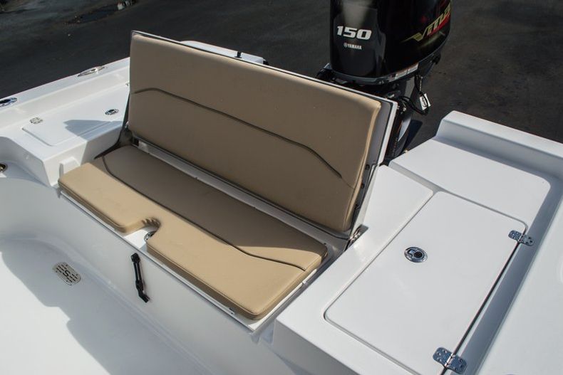 Thumbnail 41 for New 2016 Sportsman Masters 227 Bay Boat boat for sale in West Palm Beach, FL