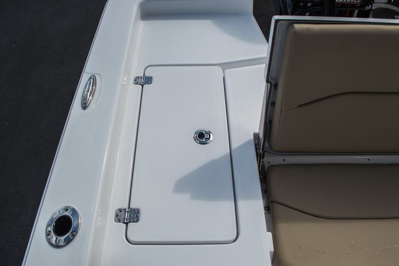 Thumbnail 44 for New 2016 Sportsman Masters 227 Bay Boat boat for sale in West Palm Beach, FL