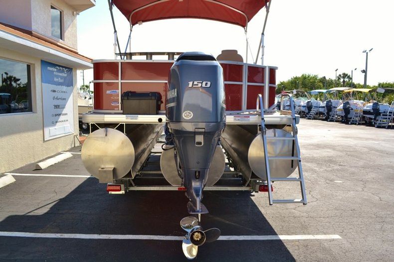 Thumbnail 9 for New 2014 Sweetwater Premium 220 Wet Bar 3 Gate boat for sale in Vero Beach, FL