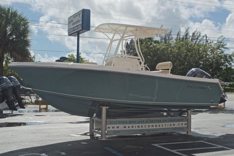 Thumbnail 3 for New 2017 Sailfish 220 CC Center Console boat for sale in West Palm Beach, FL