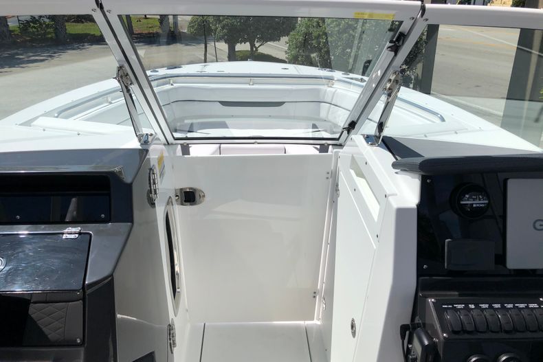 Thumbnail 20 for Used 2021 Blackfin 252DC boat for sale in West Palm Beach, FL