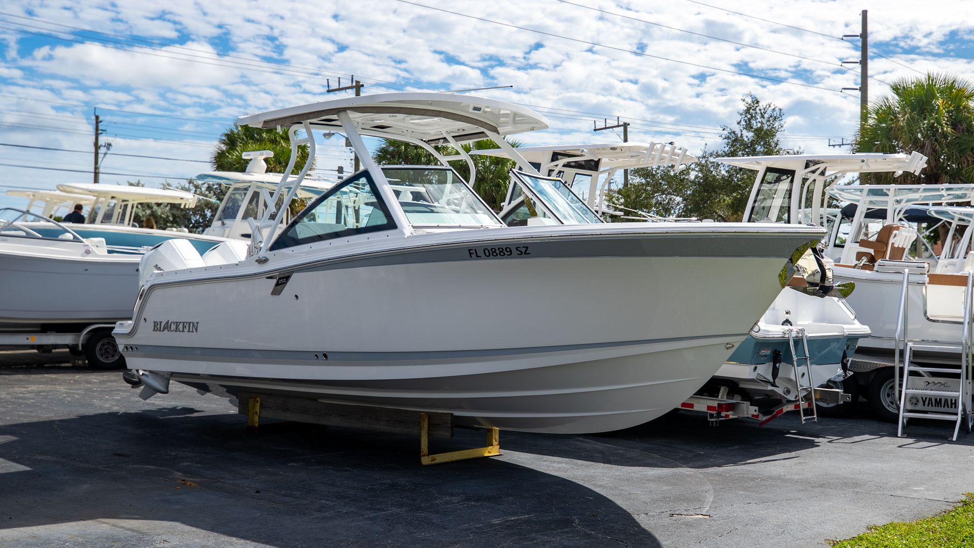 Used 2021 Blackfin 252DC #H150 image 1