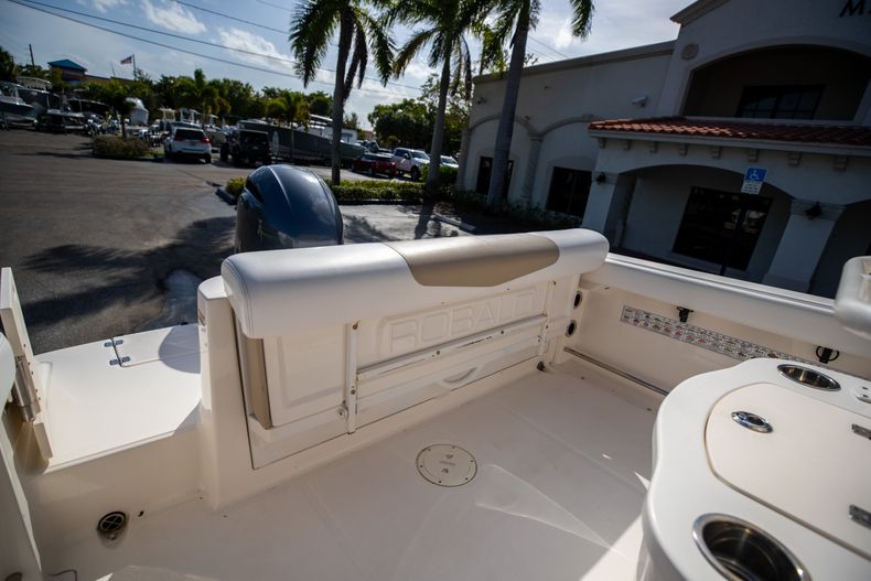 Thumbnail 13 for Used 2018 Robalo R222 Center Console boat for sale in West Palm Beach, FL