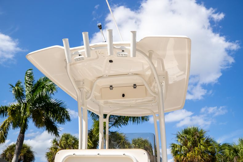 Thumbnail 12 for Used 2018 Robalo R222 Center Console boat for sale in West Palm Beach, FL