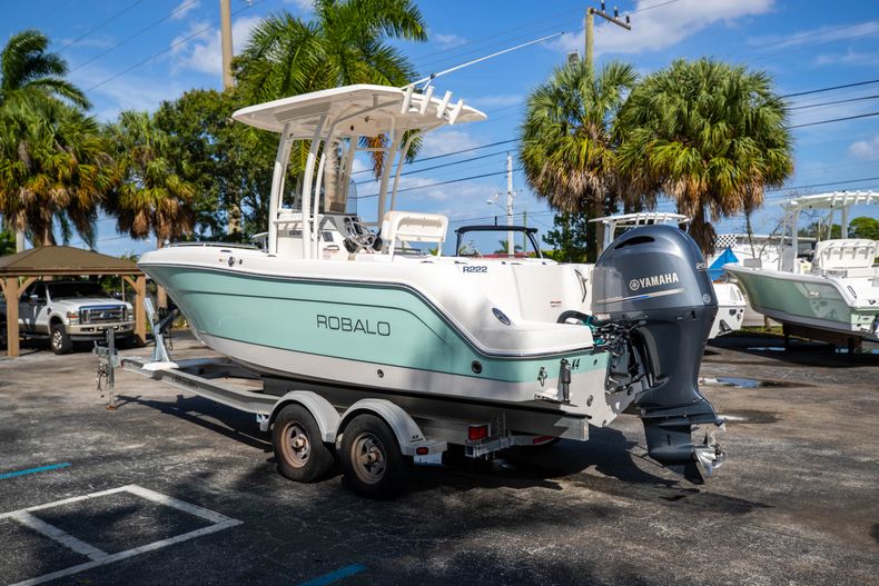 Thumbnail 7 for Used 2018 Robalo R222 Center Console boat for sale in West Palm Beach, FL