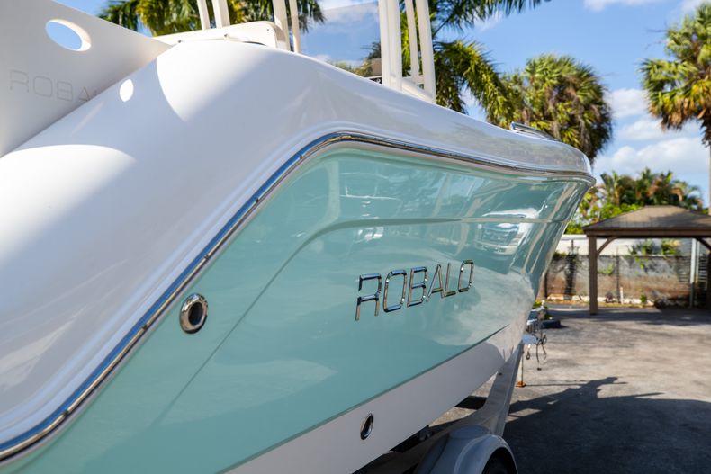Thumbnail 11 for Used 2018 Robalo R222 Center Console boat for sale in West Palm Beach, FL