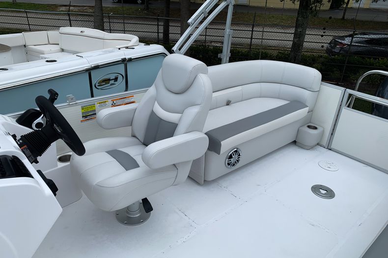 Thumbnail 7 for New 2022 Hurricane FunDeck FD2360 SB OB boat for sale in West Palm Beach, FL
