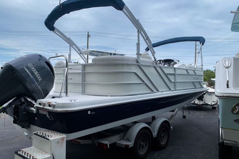 Thumbnail 2 for New 2022 Hurricane FunDeck FD2360 SB OB boat for sale in West Palm Beach, FL