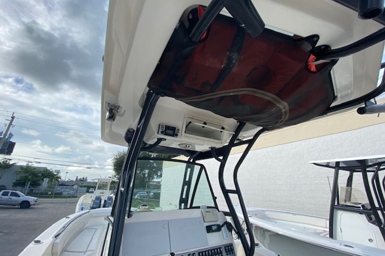 Thumbnail 7 for Used 2015 Wellcraft 30 Tournament boat for sale in Aventura, FL