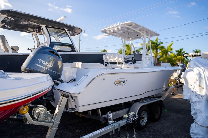 Thumbnail 1 for New 2022 Sea Hunt Ultra 234 boat for sale in Vero Beach, FL