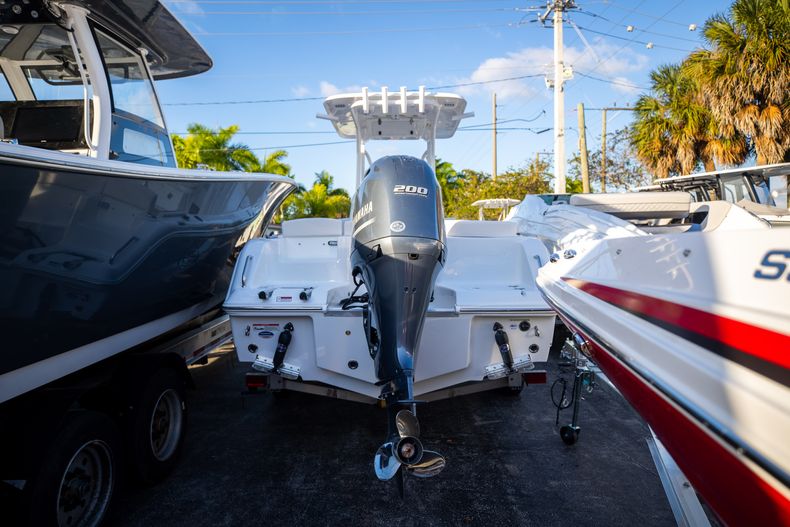 Thumbnail 2 for New 2022 Sea Hunt Ultra 234 boat for sale in Vero Beach, FL