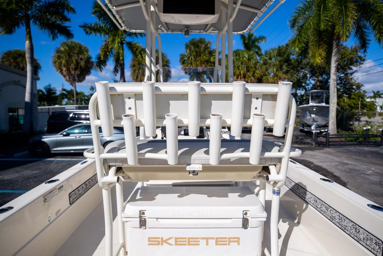 Thumbnail 21 for Used 2016 Skeeter SX240 boat for sale in West Palm Beach, FL