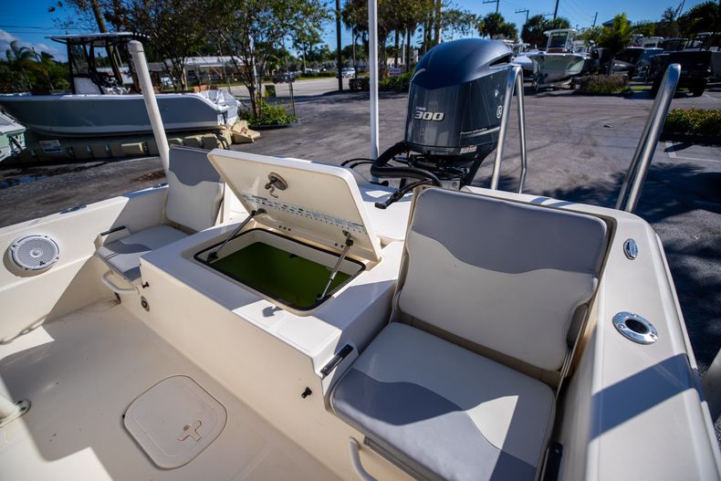 Thumbnail 18 for Used 2016 Skeeter SX240 boat for sale in West Palm Beach, FL