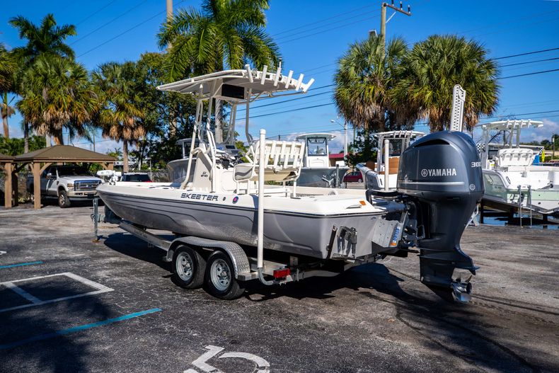 Thumbnail 7 for Used 2016 Skeeter SX240 boat for sale in West Palm Beach, FL