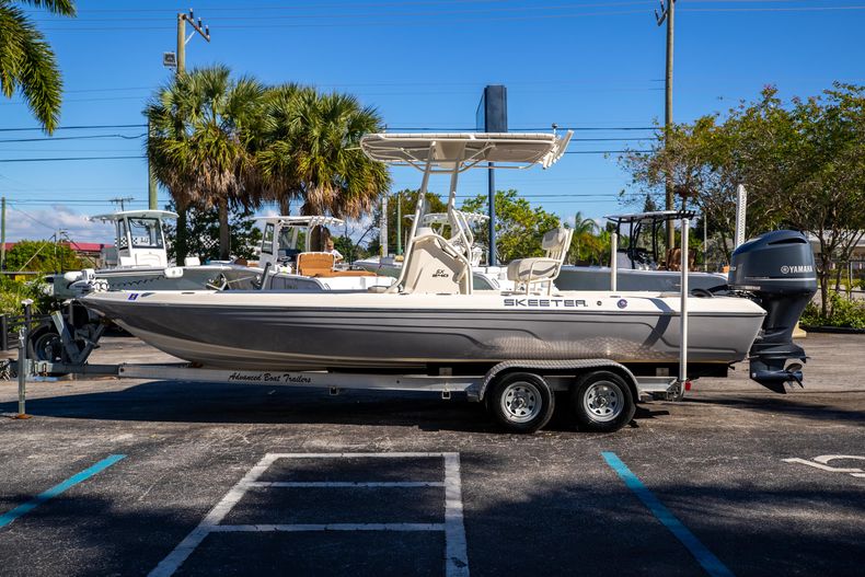 Thumbnail 6 for Used 2016 Skeeter SX240 boat for sale in West Palm Beach, FL