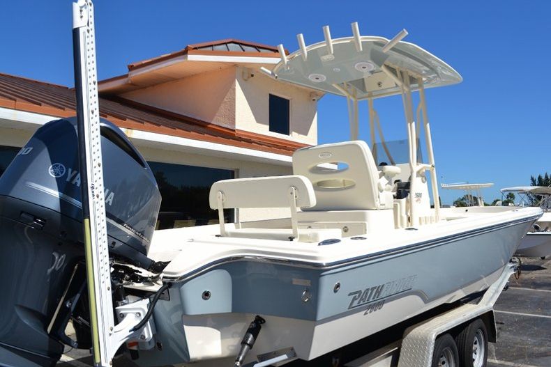 Thumbnail 6 for New 2016 Pathfinder 2600 HPS Bay Boat boat for sale in Vero Beach, FL