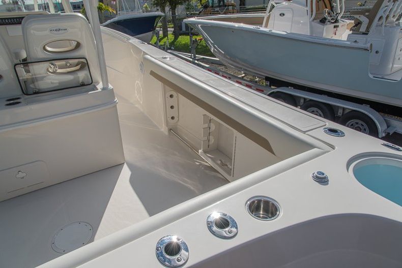 Thumbnail 21 for New 2016 Sailfish 320 CC Center Console boat for sale in West Palm Beach, FL