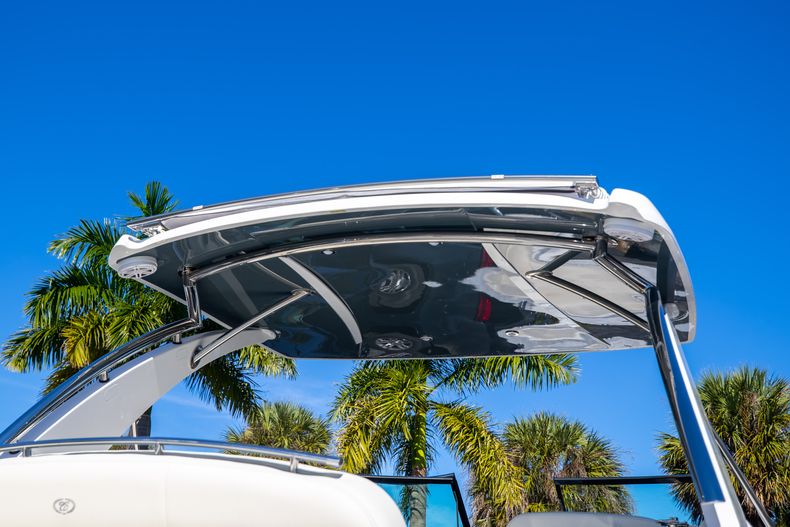 Thumbnail 8 for New 2022 Cobalt 30SC boat for sale in West Palm Beach, FL