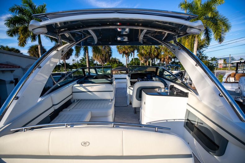 Thumbnail 11 for New 2022 Cobalt 30SC boat for sale in West Palm Beach, FL