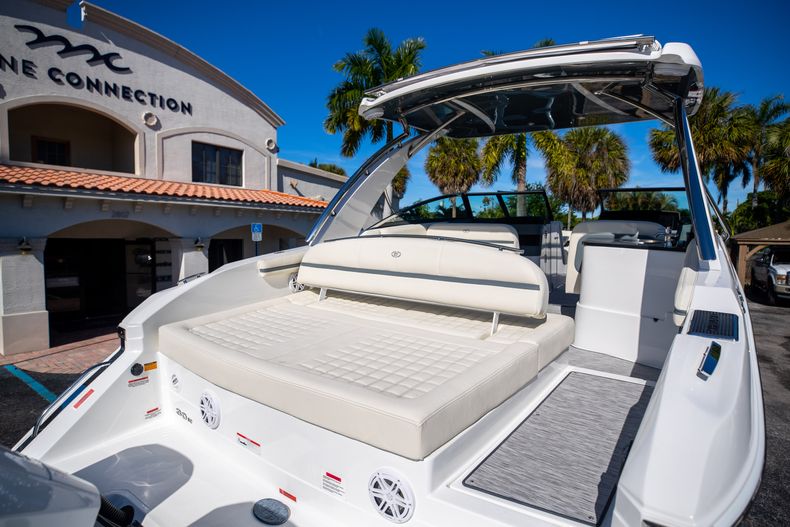 Thumbnail 9 for New 2022 Cobalt 30SC boat for sale in West Palm Beach, FL