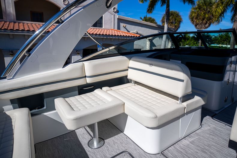Thumbnail 14 for New 2022 Cobalt 30SC boat for sale in West Palm Beach, FL