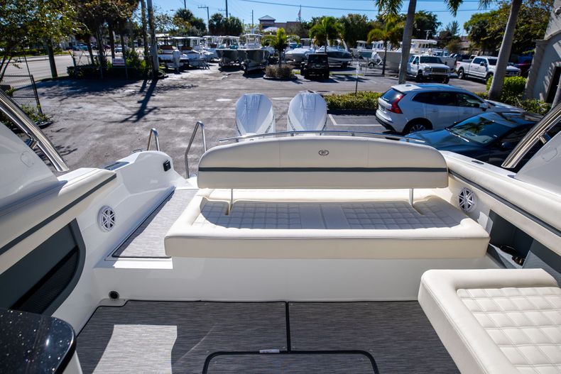 Thumbnail 12 for New 2022 Cobalt 30SC boat for sale in West Palm Beach, FL