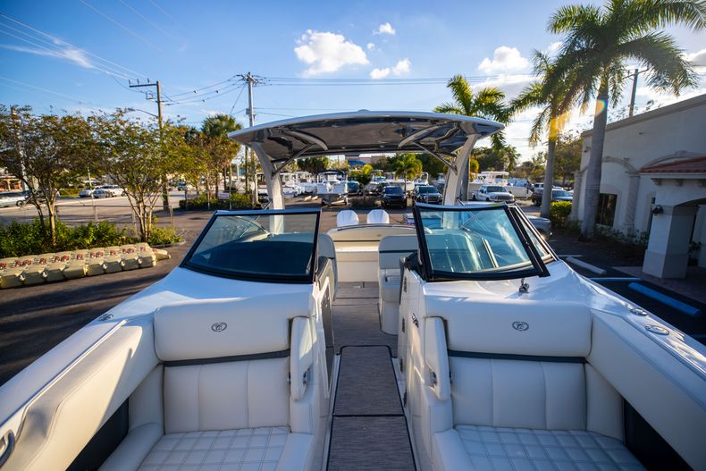 Thumbnail 30 for New 2022 Cobalt 30SC boat for sale in West Palm Beach, FL