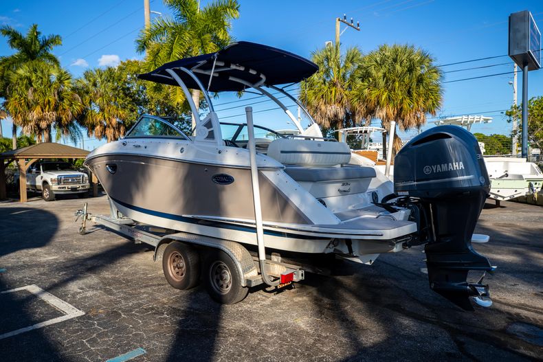 Thumbnail 7 for Used 2019 Cobalt 23SC boat for sale in West Palm Beach, FL