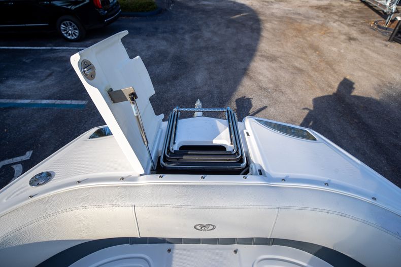 Thumbnail 38 for Used 2019 Cobalt 23SC boat for sale in West Palm Beach, FL