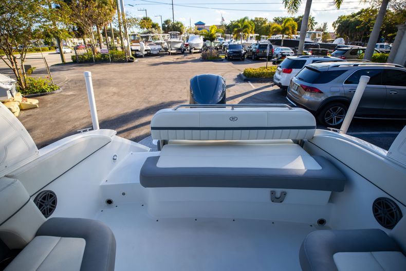 Thumbnail 17 for Used 2019 Cobalt 23SC boat for sale in West Palm Beach, FL