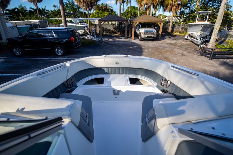 Thumbnail 37 for Used 2019 Cobalt 23SC boat for sale in West Palm Beach, FL