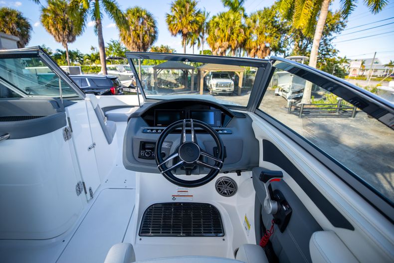 Thumbnail 24 for Used 2019 Cobalt 23SC boat for sale in West Palm Beach, FL