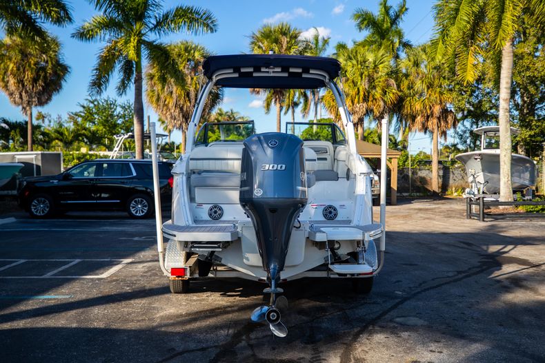 Thumbnail 9 for Used 2019 Cobalt 23SC boat for sale in West Palm Beach, FL