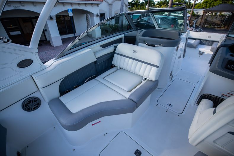 Thumbnail 22 for Used 2019 Cobalt 23SC boat for sale in West Palm Beach, FL