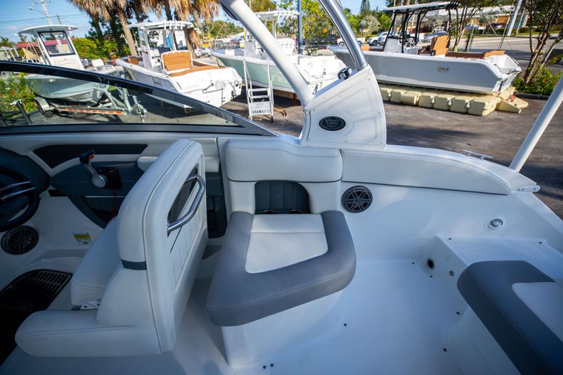Thumbnail 19 for Used 2019 Cobalt 23SC boat for sale in West Palm Beach, FL