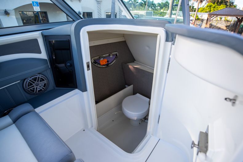 Thumbnail 33 for Used 2019 Cobalt 23SC boat for sale in West Palm Beach, FL
