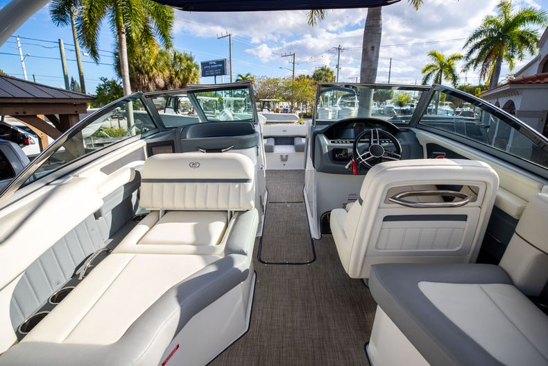 Thumbnail 16 for Used 2019 Cobalt 23SC boat for sale in West Palm Beach, FL