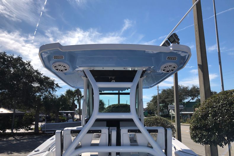 Thumbnail 13 for New 2022 Blackfin 272CC boat for sale in Vero Beach, FL