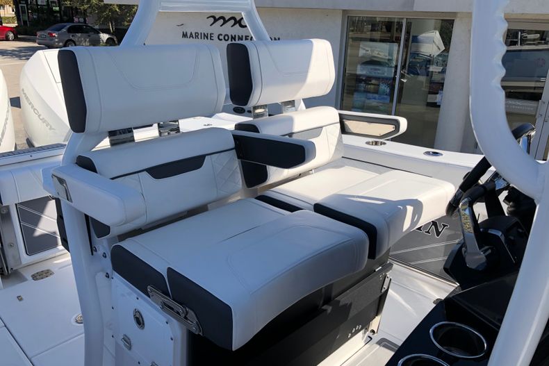 Thumbnail 23 for New 2022 Blackfin 272CC boat for sale in Fort Lauderdale, FL